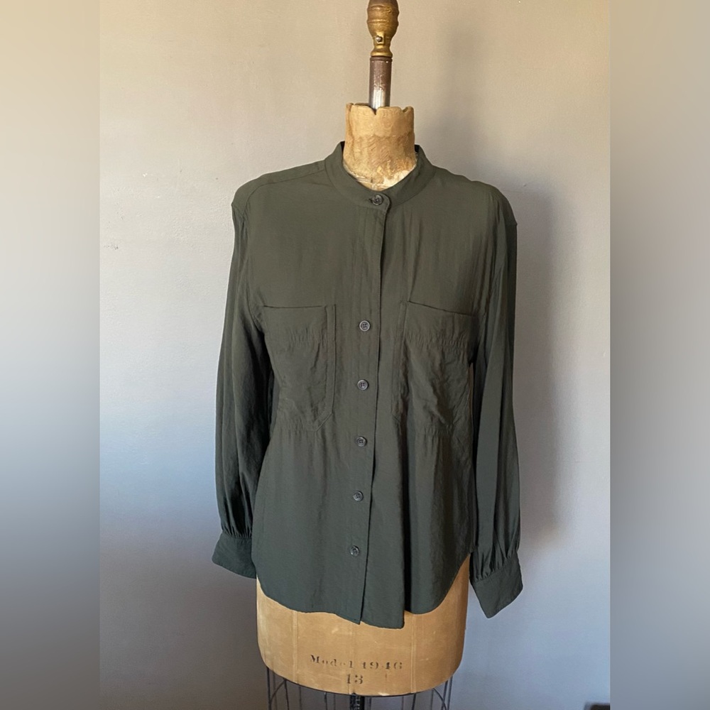 Banana Republic Olive Green Button Front Blouse Flowy Utility Top M